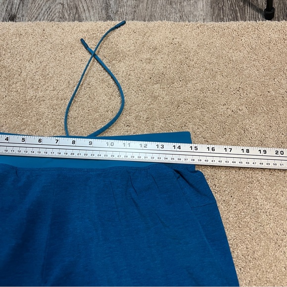 Men’s Lululemon T.H.E. Short 9” Linerless Shorts Size Medium - Picture 4 of 7